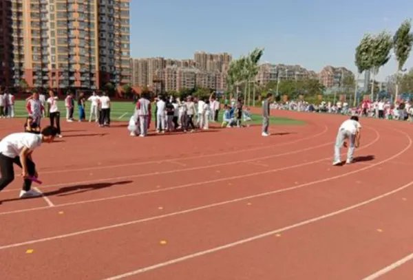 4乘100接力分别用那个手