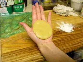 怎么在家做月饼？