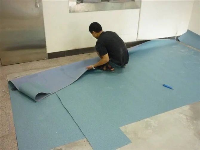 地板胶一平价格多少 贴地胶板要注意什么