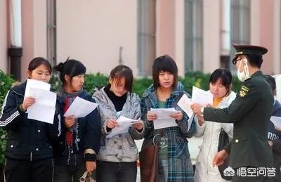 大学生当女兵好吗