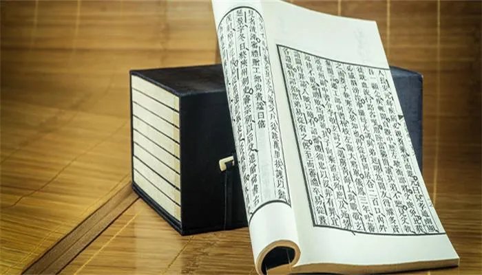 诗经被称为经是在