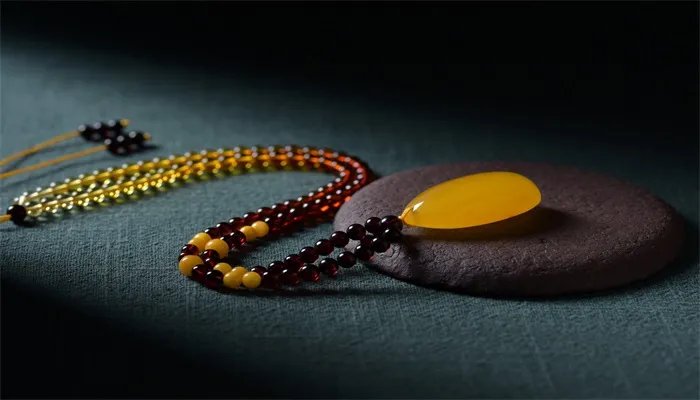 怎么鉴别蜜蜡 鉴别蜜蜡方法