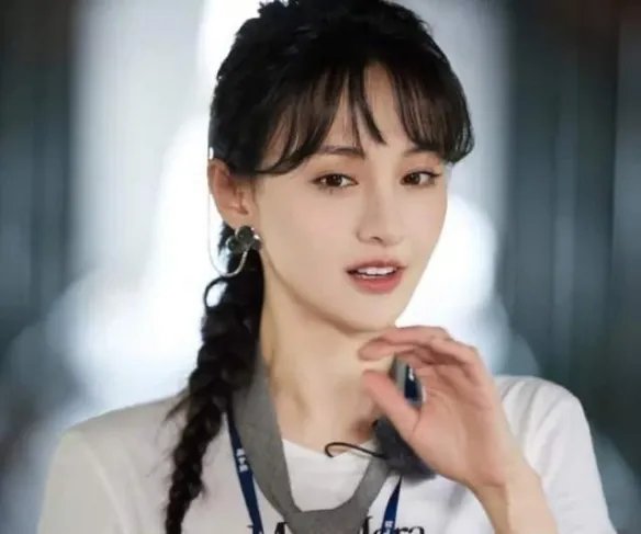 张恒朋友围剿郑爽要其坐牢！郑爽报复：张恒报应来了！