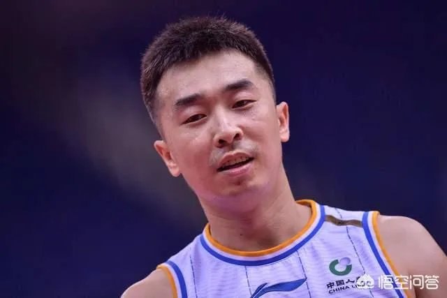 王骁辉无球时一有动作就被吹犯规,是不是被盯上了?