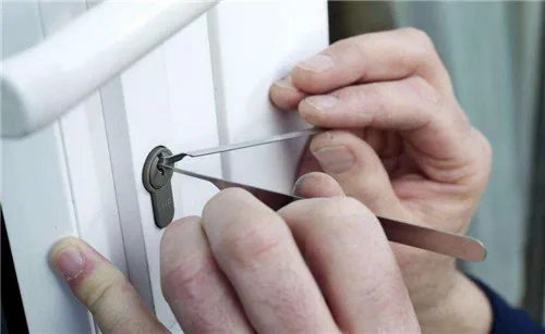防盗门如何开锁