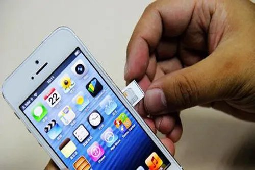 苹果手机掉水里怎么处理 手机掉水里如何处理