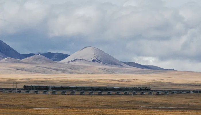 青藏铁路通车时间 青藏铁路通车时间是哪一年