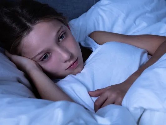 睡觉能不能脚朝西、头朝东？注意4细节，帮助你睡一个好觉