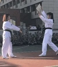 求超级搞笑的图片？