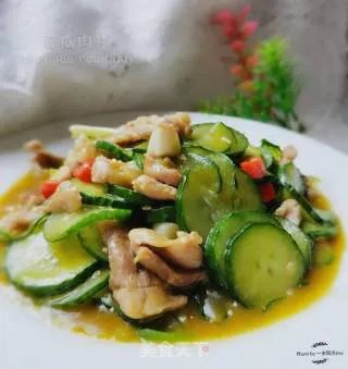 黄瓜炒肉片
