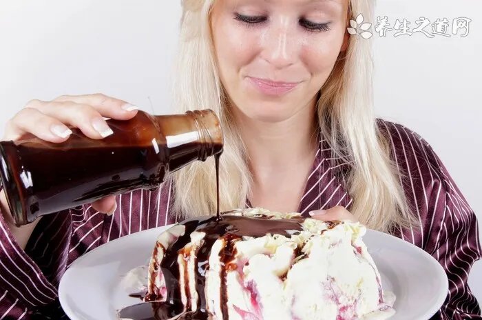 头发烫焦了怎么护理 头发烫焦了最快补救方法