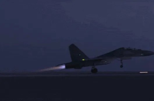 印度空军苏30战机部署拉达克前沿机场，我方歼-16能否碾压？