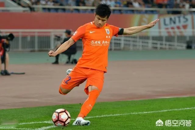 如果蒿俊闵入选国足与郑智、池忠国、金敬道4人是否可以组成国足的最强中场？