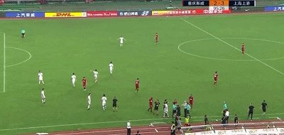 中超第19轮，重庆斯威队替补门将隋维杰被主裁判出示红牌，如何评价此事？