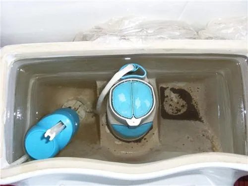 如何调节马桶水箱水位