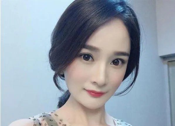 她花六年整容成杨幂，嫁给富二代后，如今现状怎么样？