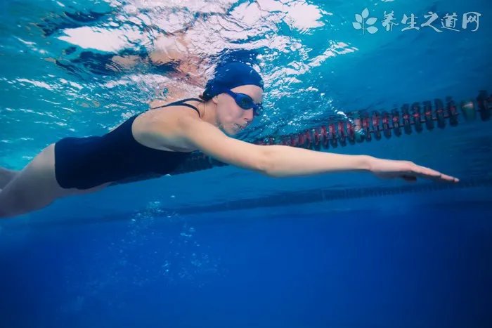 按摩丰胸：真人丰胸按摩手法详细图文教程