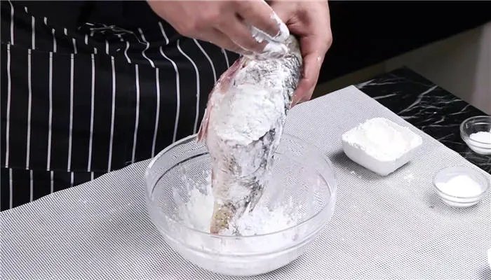 糖醋鲤鱼的做法 糖醋鲤鱼的家常做法