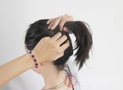 梳头的好处 常做这件事能保护头发