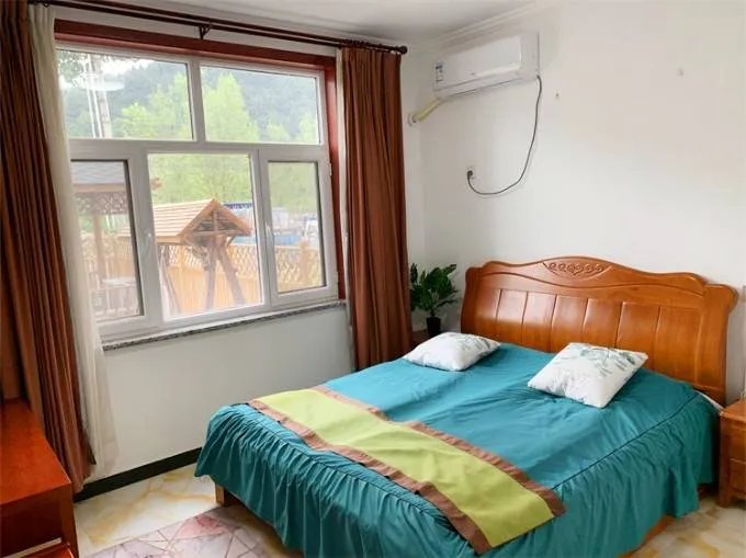 北京延庆百里画廊山泉云舍民宿，篱笆环绕的超大休闲场地与菜园！