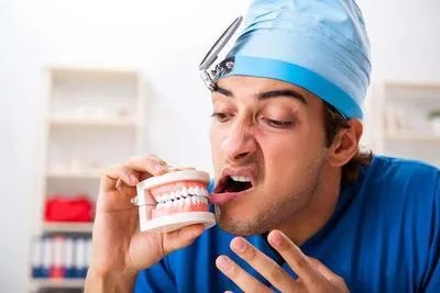 烤瓷牙套有哪几种 认识四种烤瓷牙常见牙套