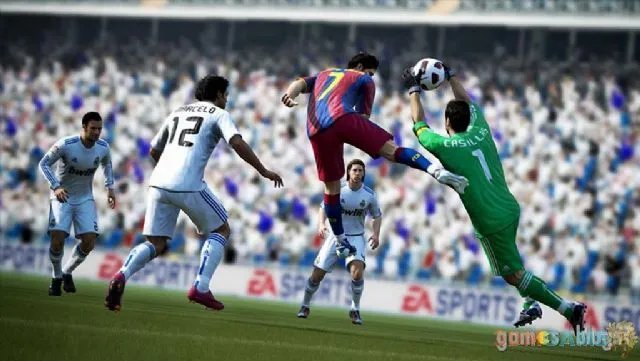 《FIFA 12》最新截图公布 各种碰撞各种逼真