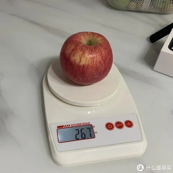 给老爸老妈换个iPhone吧！——iPhone12开箱简评。还把屏幕划伤了！