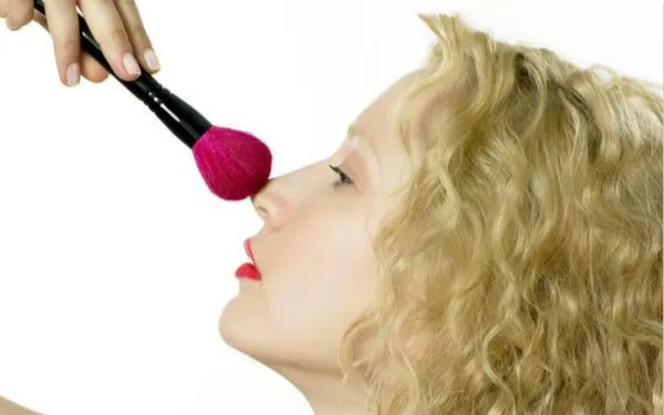 鼻唇沟除皱术适合吗