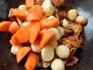 土豆炖鸡块