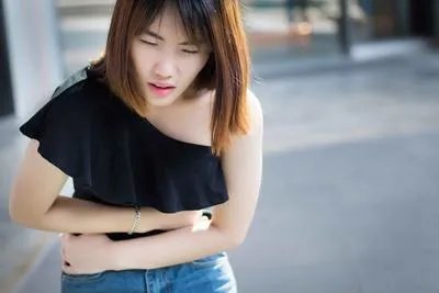 轻躁狂如何治疗 患病的症状有哪些