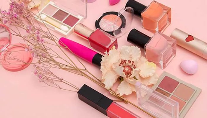 基础化妆品需要哪些