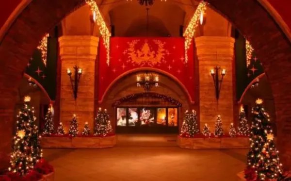 第一个迪士尼乐园酒店