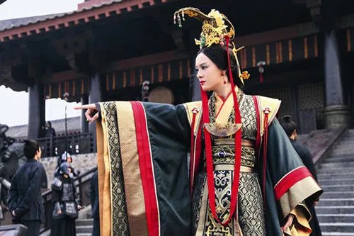 芈月传片头曲是谁唱的  陈思思献声传奇人生