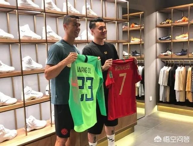 C罗中国行期间，为何会面中国球员王大雷？