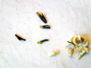 冰糖银耳莲子羹