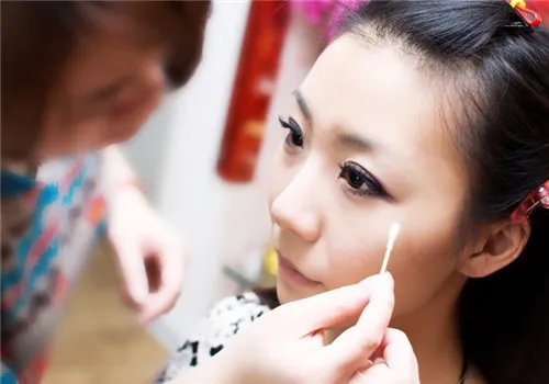 新娘试妆收费吗 新娘为什么要试妆