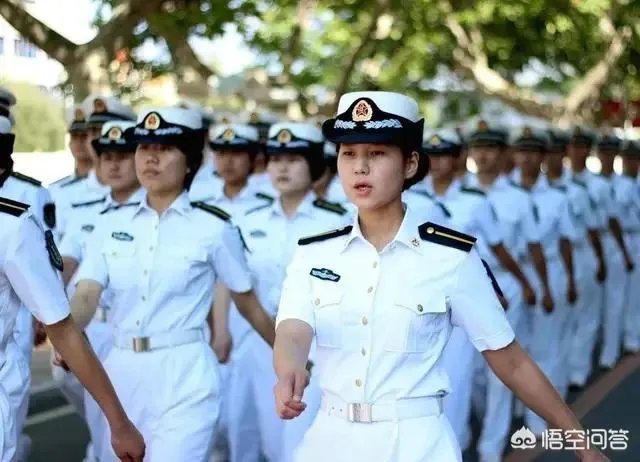 大学生当女兵好吗
