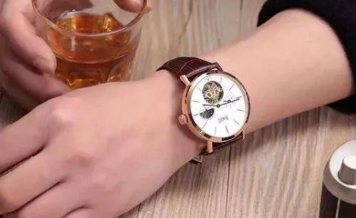男人戴手表的3大禁忌 男人戴手表有什么讲究
