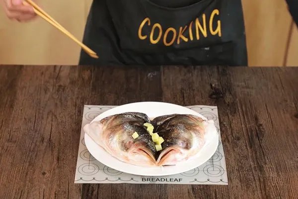 剁椒鱼头怎么做 剁椒鱼头的家常做法