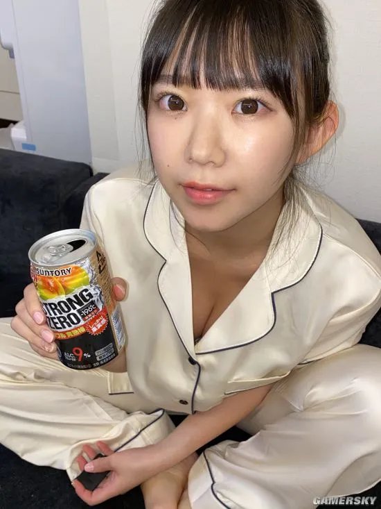 25岁依然童颜！萝莉系美女长泽茉里奈居家写真