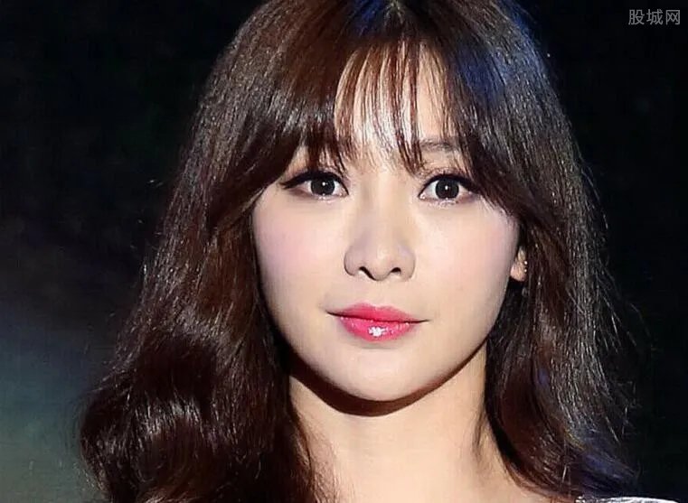 柳岩老公是谁 柳岩到底有没有结婚？