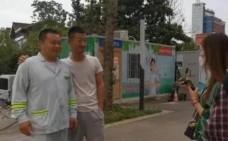 四川一医生被认成是岳云鹏，他因此被病人要求合影了吗？