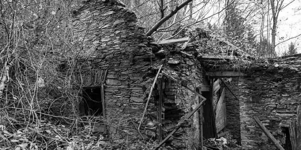 晚上梦见房子要倒塌了预兆什么 梦见房子要倒塌了是什么意思