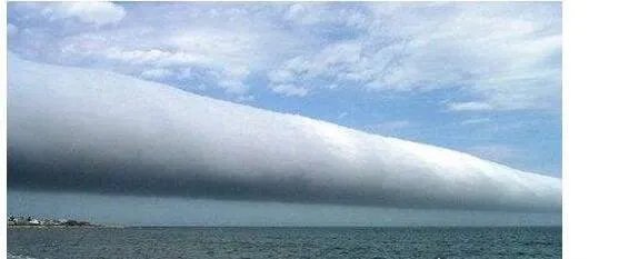 天空中出现滚轴云预示着什么？