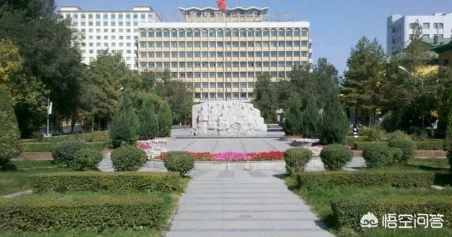 新疆医科大学与新乡医学院比较哪一个好?