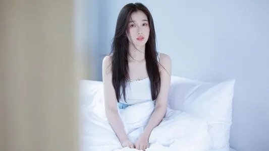 虞书欣还原了顶火锅事件，你觉得她是“傻得可爱”吗？