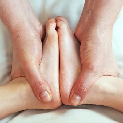 大脚趾发麻是怎么回事