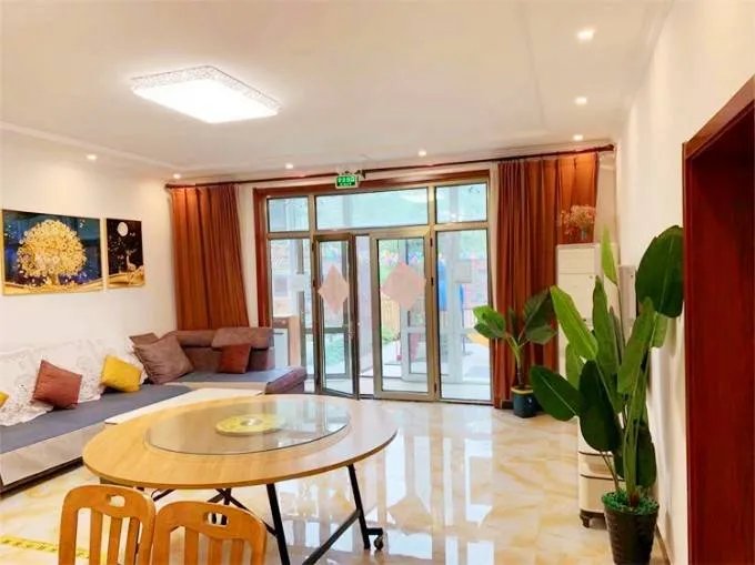 北京延庆百里画廊山泉云舍民宿，篱笆环绕的超大休闲场地与菜园！