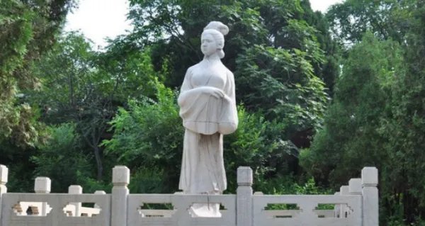 中国古代姓氏称谓,例如孟姜女姓孟还是姜