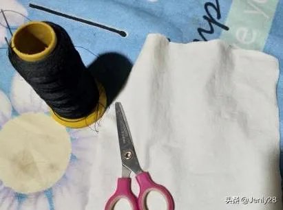 芭比娃娃裙子简单做法？